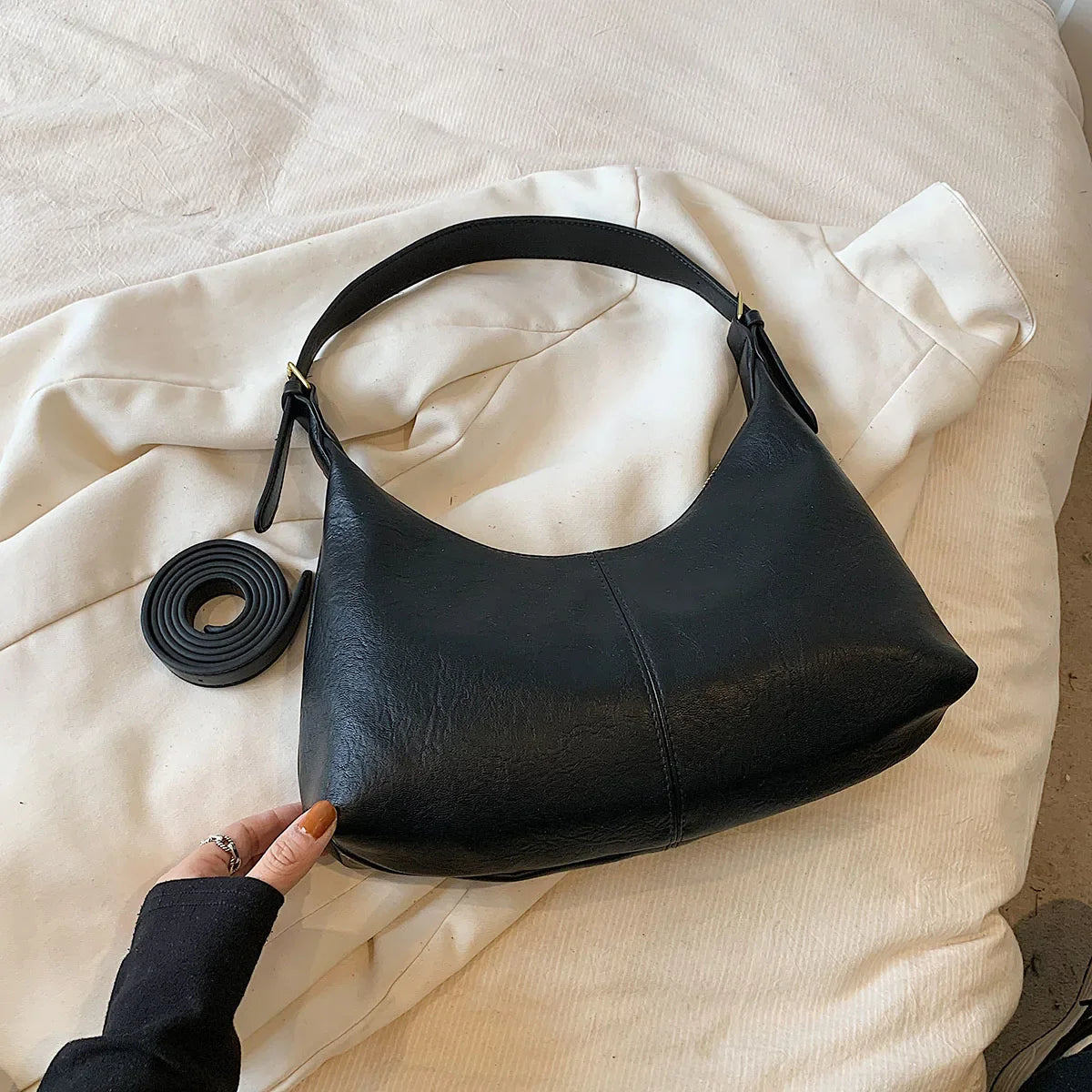 Weiyinxing Small Underarm Bag Leather Shoulder Bags for Women 2024 Solid Color Fashion Crossbody Bag Female Handbags and Purses