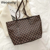 Weiyinxing Women's Tote Bag 2023 Early Autumn New Shoulder Bag Korean Fashion Letter Big Bag Simple Trend Shoulder Bag