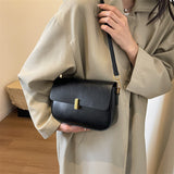 Weiyinxing Fashion Underarm Bag Women 2024 New Trend Versatile Saddle Bag Niche Retro One Shoulder Bag