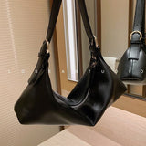 Weiyinxing New Style Chao Baitai Lady's Shoulder Bag, Pillow Bag, Stick Bag, Armpit Bag, One Shoulder Handbag, Black Bag.