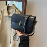 Weiyinxing Fashion Underarm Bag Women 2024 New Trend Versatile Saddle Bag Niche Retro One Shoulder Bag