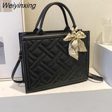 Weiyinxing Women's Handbag Creasing Small Square Bag 2023 Summer New Contrast Color Silk Scarf Handbag Simple Casual Shoulder Diagonal Bag