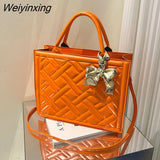 Weiyinxing Women's Handbag Creasing Small Square Bag 2023 Summer New Contrast Color Silk Scarf Handbag Simple Casual Shoulder Diagonal Bag