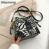 Weiyinxing YIDE New Retro Leopard PU Leather Bucket bag Crossbody Bags Handbag Women Shoulder Purses Female Luxury Brand 2023 Fashion