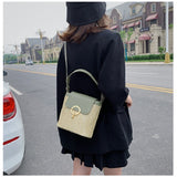 Weiyinxing Chains Straw Bucket Bags Women Summer Messenger Bag Rattan Bags Beach Lady Travel Purses and Handbags Shoulder Bag