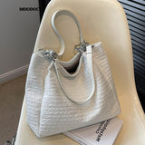 Weiyinxing Designer New Fashion Summer Versatile Tote 2023 Large Capacity Casual Chain Shoulder Bags Work Shopping Handbag For Women