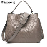 Weiyinxing Genuine Real Leather Bucket Tote Bag Women Designer Shoulder Bag Leather Handbag with Tassels Female Snake Print Hobos Bags